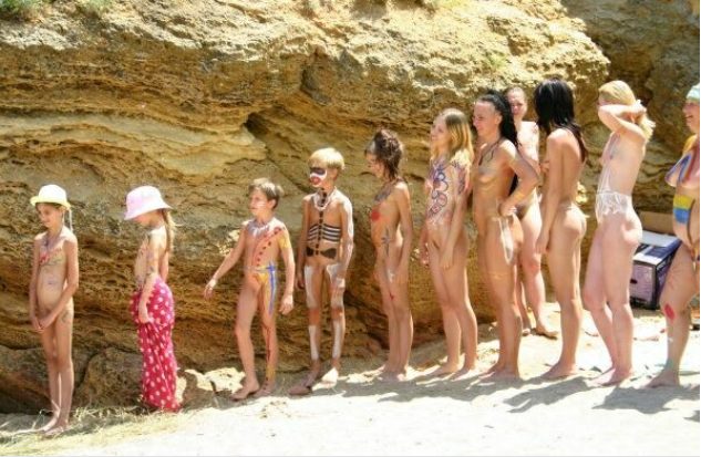 Nudism in style bodyart [Pure naturism]